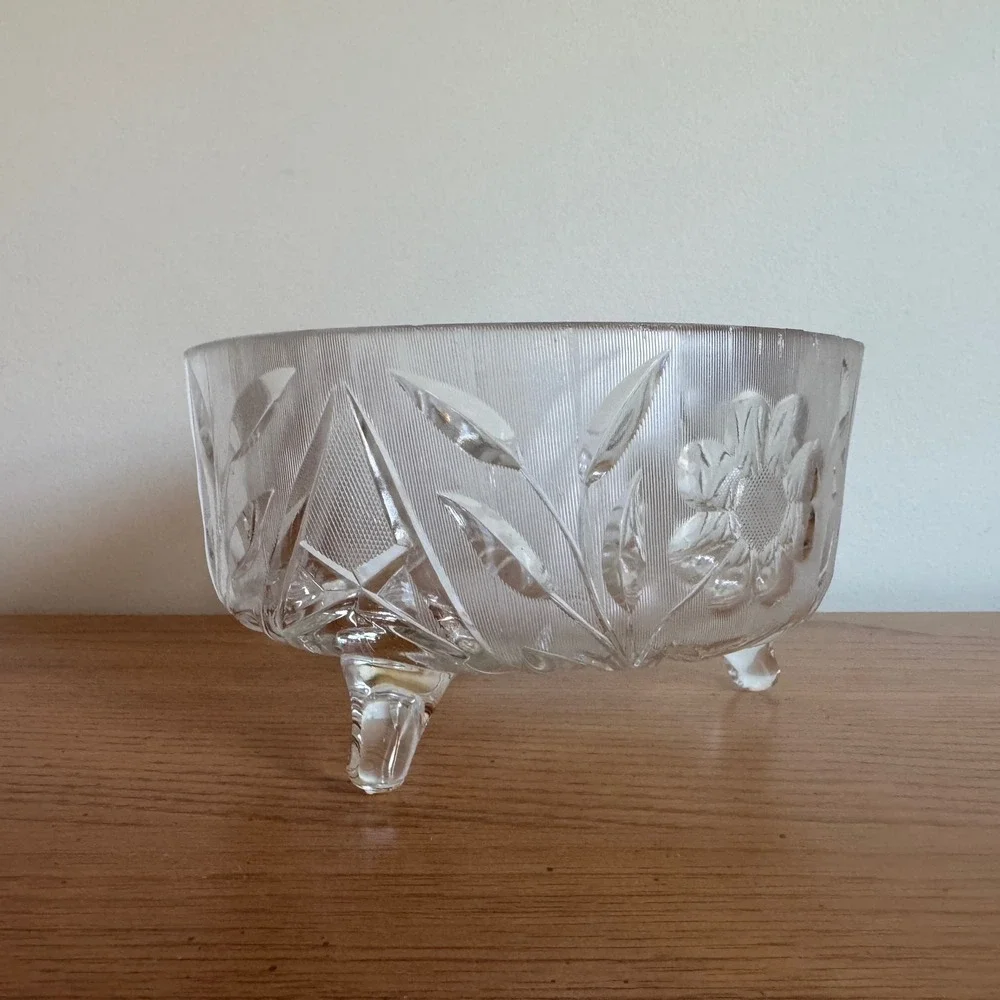 Vintage Crystal Glass Footed Candy Dish Bowl‎ Etched Floral Leaves Design